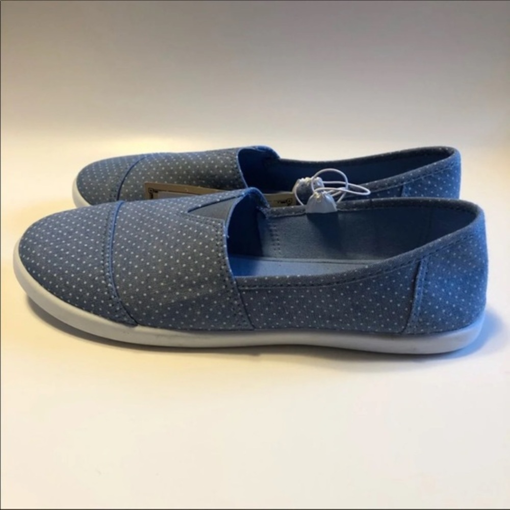 Lincoln Outfitter’s Shoes Women’s Size 10 slip on Blue New With Tags